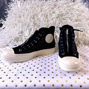 Converse Chuck Taylor 70, High Top Crochet Sneakers - Women Size 10.5